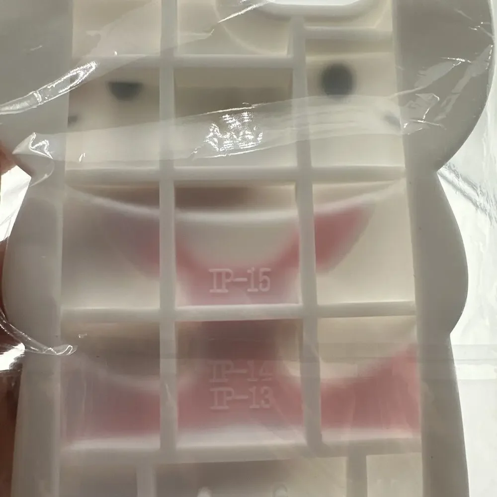 Hello Kitty Phone Case iPhone 13/4/15 - Picture 2 of 4